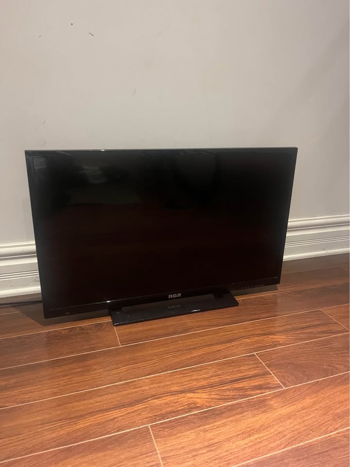 RCA flat screen TV